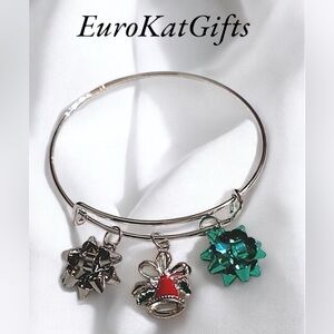 CUTE Silver Holiday Charm Bracelet  Ribbon Bell Enamel Charms Red Green NEW